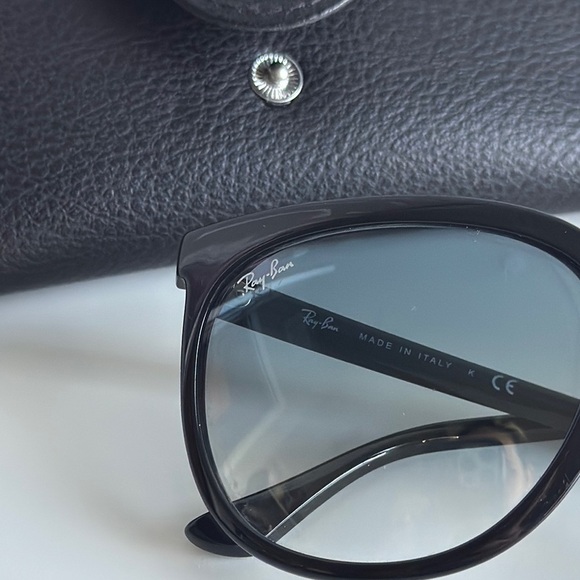 Ray-Ban RB4126 Black Sunglasses with Oversized Cat-Eye Frame and Gradient Lenses - Picture 8 of 9